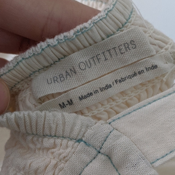 NWT Urban Outfitters Embroidered Floral Dress M - Picture 3 of 4